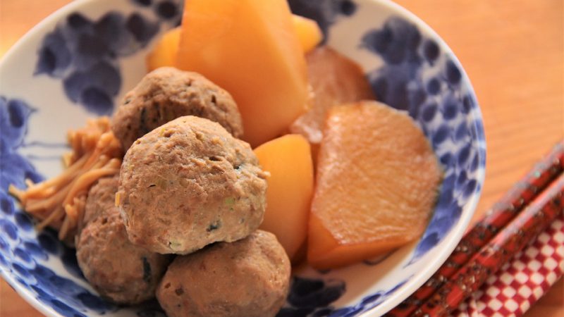 寒い日にうれしい!サンマのつみれとほっくり大根の煮物