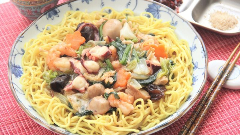 ピリッとした辛さがいい!タコと揚げ里芋のカラシソバ