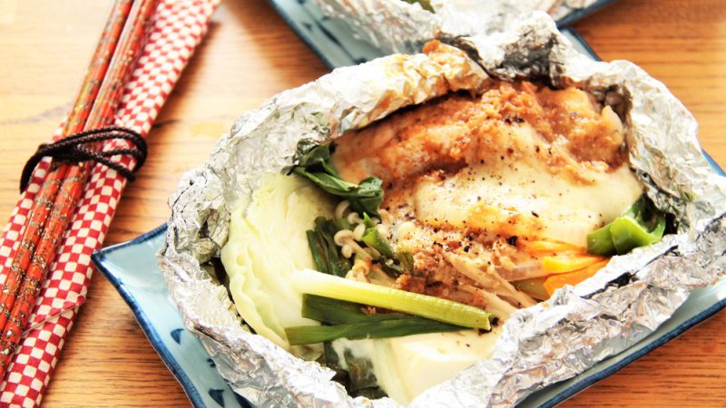 アウトドアにもおススメ!サーモンと野菜たっぷりのホイル焼き-胡麻味噌チーズ風味-