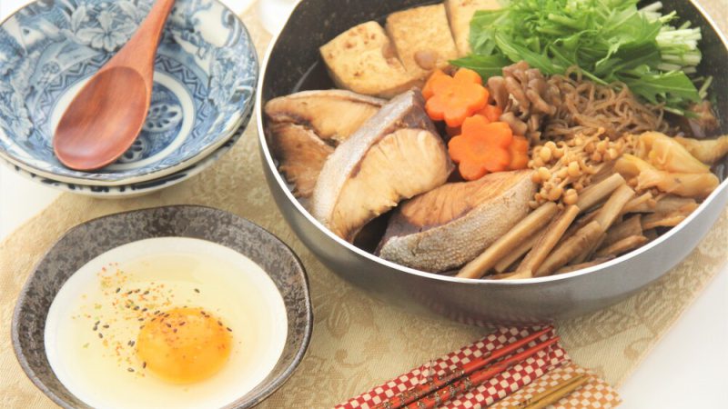 濃厚な出汁とブリの相性が抜群!ブリのすき焼き風